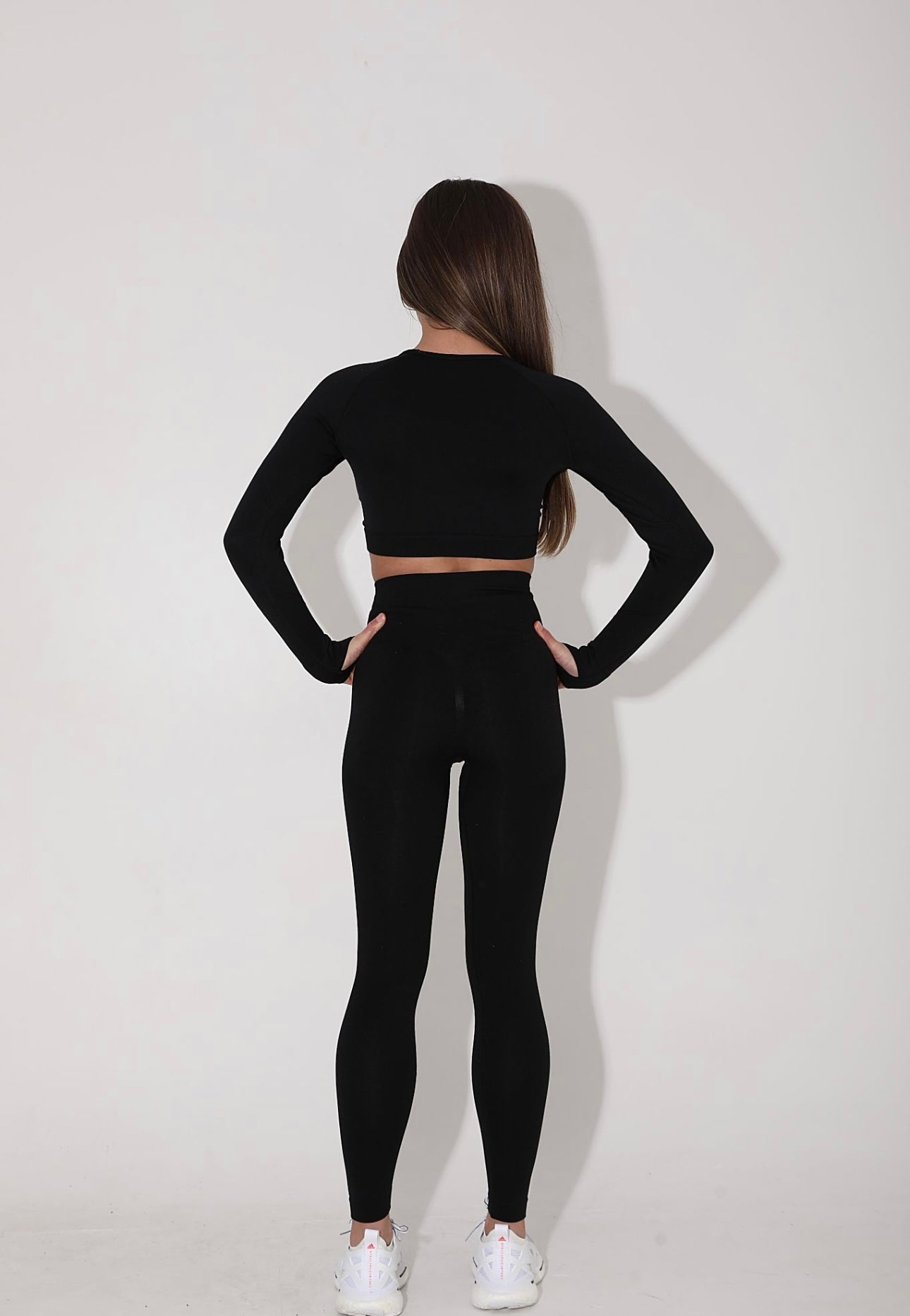 Black Long Sleeved Gym Crop Top